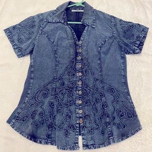 Caamano boutique stretchy denim medium wash top